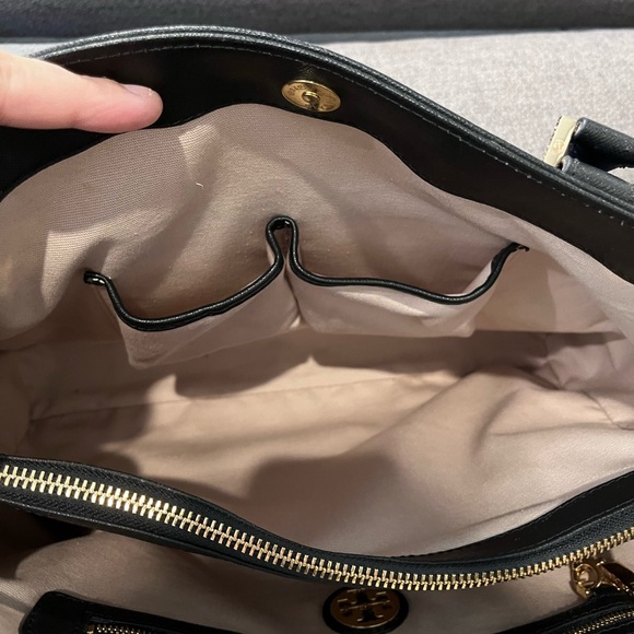 Authentic Tory Burch Large Saffiano Leather Tote - Picture 14 of 15